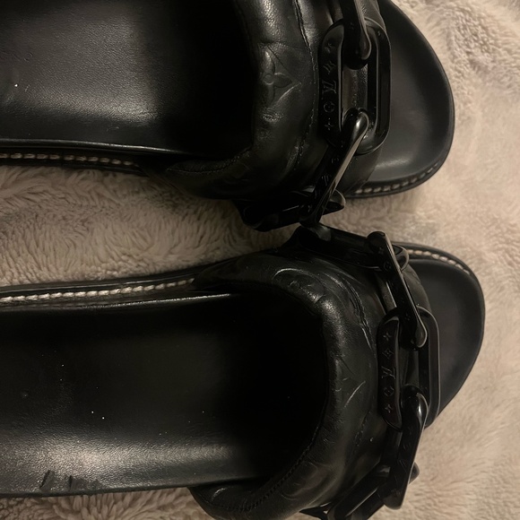 Louis Vuitton Leather Chain-Link Accents Slides - Picture 8 of 16